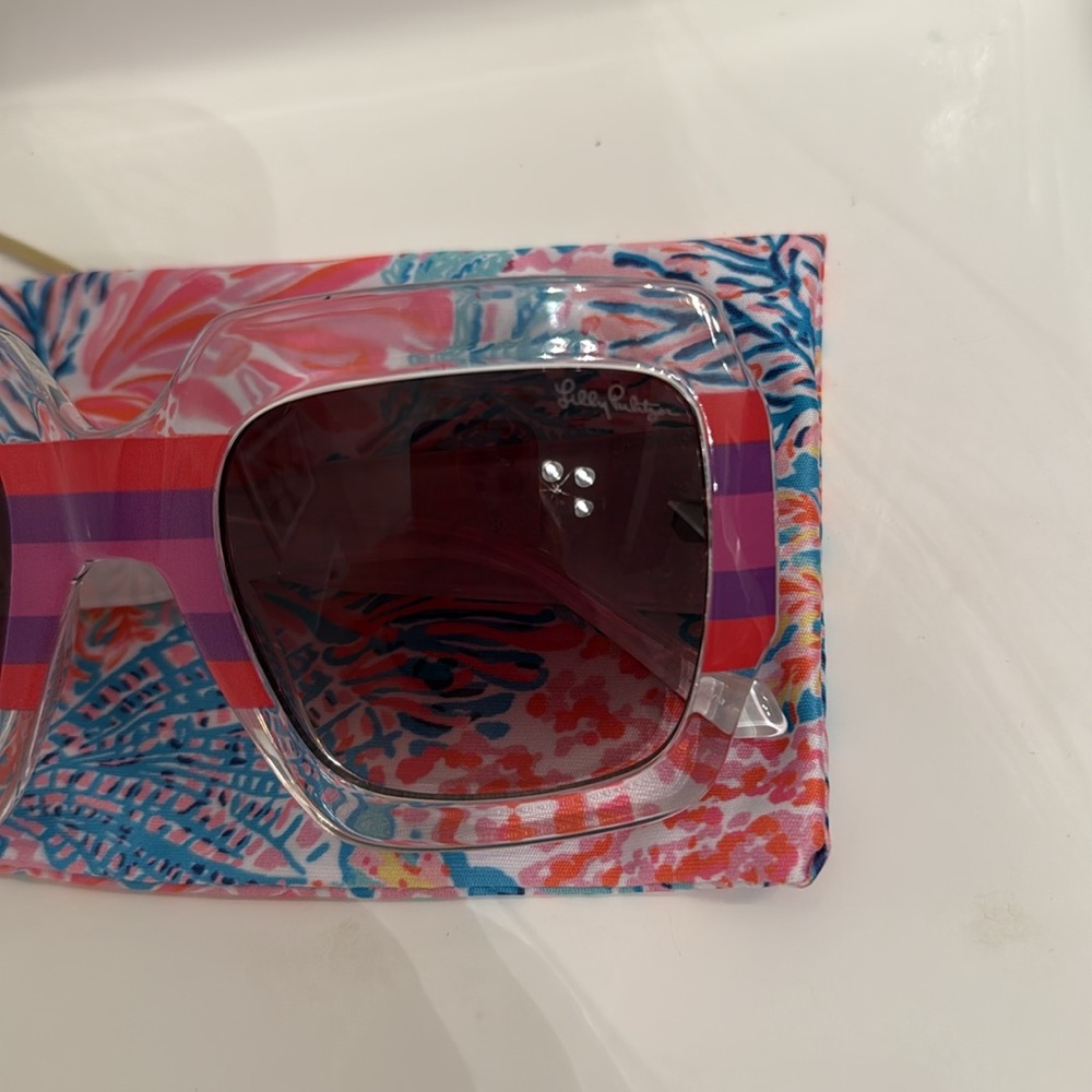 Stylish Women's Lilly Pulitzer Sunglasses with Pink and Purple Stripes - Picture 2 of 7